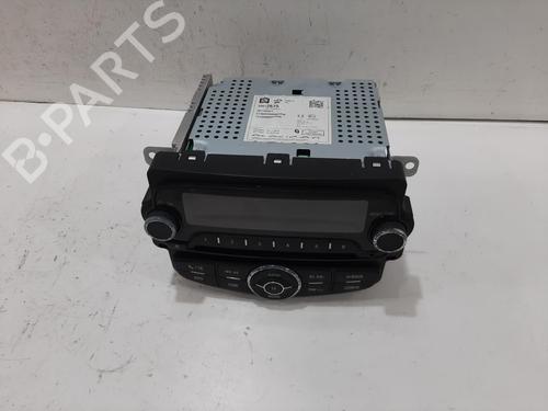 Used Radio VAUXHALL CORSA Mk IV (E) (X15) 1.4 (75 hp) 30119913