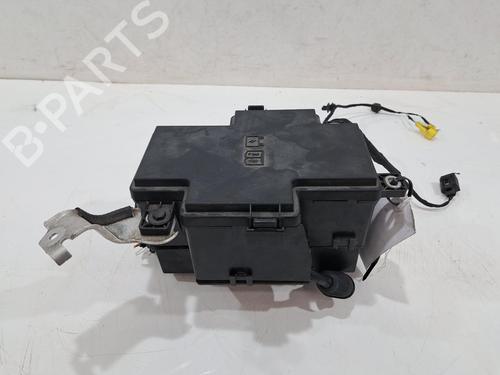 Used Fuse box JAGUAR I-PACE (X590) EV400 AWD (400 hp) 30324129