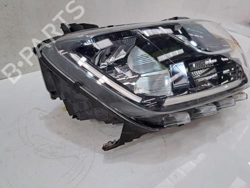 Right headlight DACIA DUSTER (HM_) 1.3 TCe 130 (HMMF) | BP29637268C29 