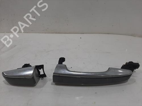 Używane Klamka zewnętrzna LAND ROVER RANGE ROVER IV (L405) 3.0 SDV6 Hybrid 4x4 (340 hp) 30406901