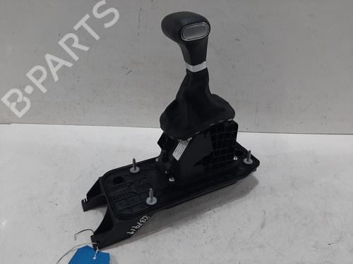 Used Gear lever VW GOLF VI (5K1) 1.6 TDI (105 hp) 31361273