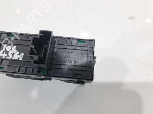 Right front window switch VW POLO VI (AW1, BZ1, AE1) 1.0 TSI | BP40500513I26 - Image 2