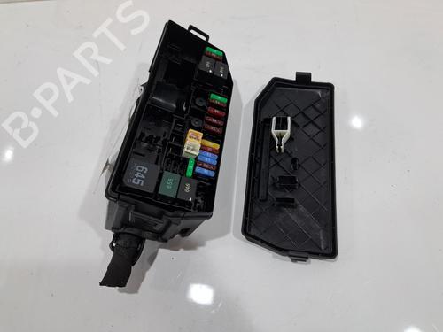Used Fuse box Fuse box 37673136 37673136