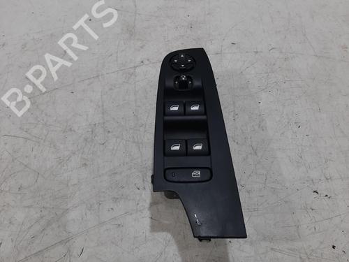 switch-citroen-c4-picasso-ii-2013-33125410 main image