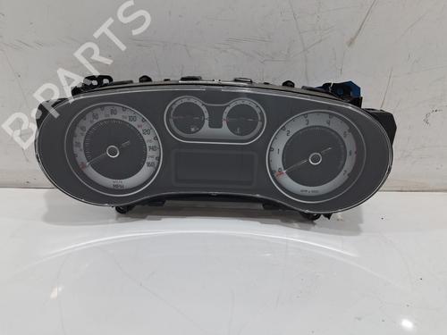 Used Instrument cluster Instrument cluster FIAT 500L (351_, 352_) 1.3 D Multijet (199LXY1A, 199LXY11) (84 hp) 35923603 35923603