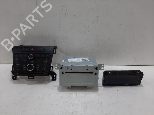 Used Radio VAUXHALL ZAFIRA Mk III (P12) 2.0 CDTi (75) (165 hp) 30119688