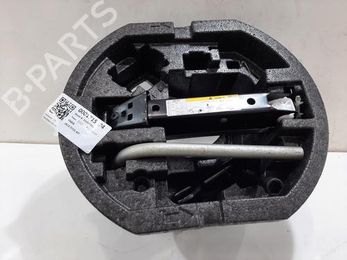 Used Jack Kit Jack Kit SKODA FABIA III (NJ3) 1.0 (75 hp) 34644680 34644680