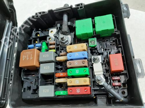 Fuse box VAUXHALL CORSA Mk V (F) 1.2 | BP32976644E1 - Image 3