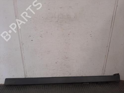 left-sideskirt-jaguar-f-pace-x761-2015-26872779 main image