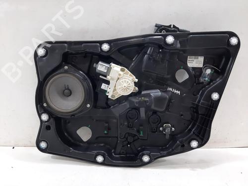 Vindusheismekanisme høyre foran FIAT 500X (334_) 1.4 (334AXC1B, 334AXC11) (140 hp) 33010321