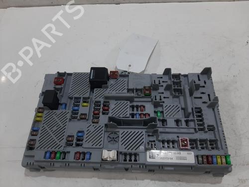 Used Fuse box Fuse box JAGUAR F-PACE (X761) 2.0 P400e Plug-in Hybrid (404 hp) 33555508 33555508