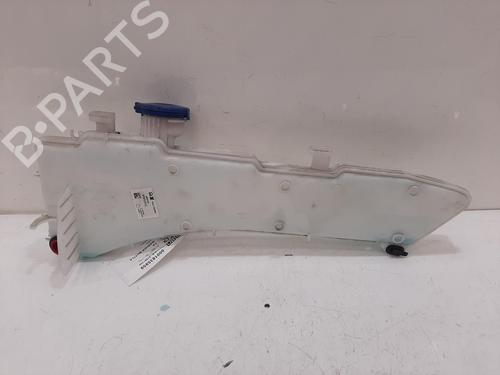 Used Windscreen washer tank Windscreen washer tank 39413447 39413447