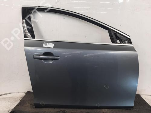 right-front-door-volvo-v40-hatchback-525-2012-2013-2014-2015-2016-2017-2018-2019-34101763 main image