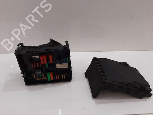 Used Fuse box Fuse box VW GOLF VI (5K1) 2.0 TDI (140 hp) 33868353 33868353