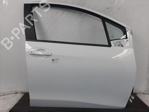 Tür rechts vorne für TOYOTA YARIS (_P13_) 1.5 Hybrid (NHP130_) (101 hp) 31965306