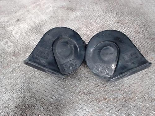 horn-audi-a6-c5-4b2-4b4-1997-1998-1999-2000-2001-2002-2003-2004-2005-24077507 main image
