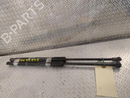 Used Tailgate lift support TOYOTA YARIS (_P13_) 1.5 Hybrid (NHP130_, NHP130) (101 hp) 26015367