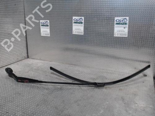 Used Front windshield wiper arm Front windshield wiper arm 37596048 37596048