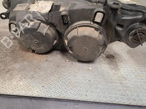 Used Right headlight Right headlight PEUGEOT 307 Break (3E) 1.6 16V (109 hp) 24061842 24061842