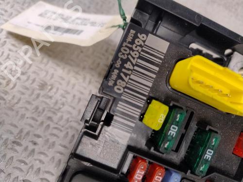 Used Fuse box Fuse box BMW Z4 Roadster (E85) 3.0 i (231 hp) 30502197 30502197