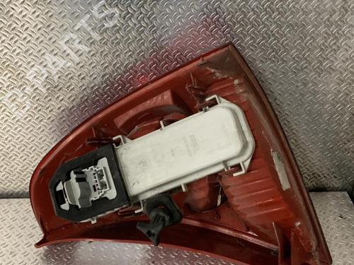 Used Left taillight Left taillight RENAULT CLIO II (BB_, CB_) 1.2 (BB0A, BB0F, BB10, BB1K, BB28, BB2D, BB2H, CB0A,... (58 hp) 26304338 26304338
