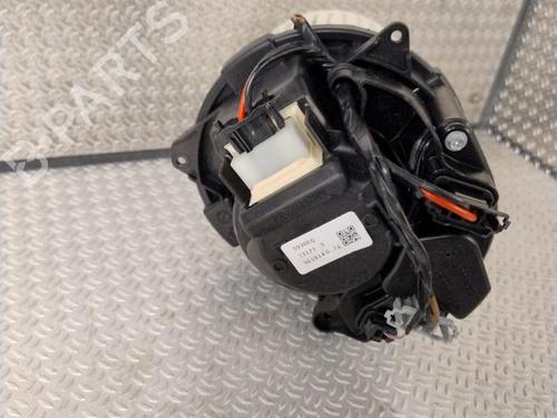 Used Heater blower motor RENAULT CAPTUR II (HF_) E-TECH 145 (HFMU) (143 hp) 28685273
