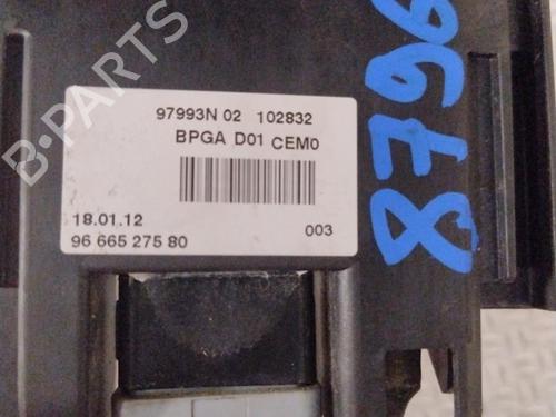 Used Fuse box PEUGEOT 3008 I MPV (0U_) 1.6 HDi (112 hp) 27731543