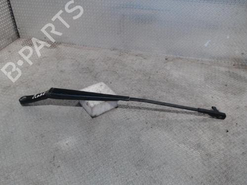 Used Front windshield wiper arm VW TOURAN (1T1, 1T2) 1.9 TDI (105 hp) 24085261