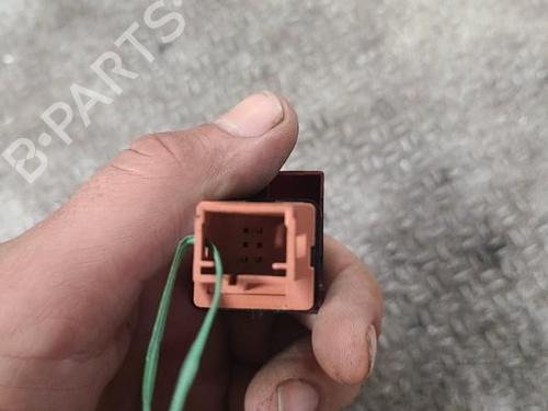 Used Warning switch Warning switch PEUGEOT 5008 (0U_, 0E_) 1.6 HDi (110 hp) 24099899 24099899