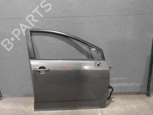 Used Right front door TOYOTA COROLLA Verso (ZER_, ZZE12_, R1_) 2.2 D-4D (AUR10_, AUR10R) (136 hp) 24085115