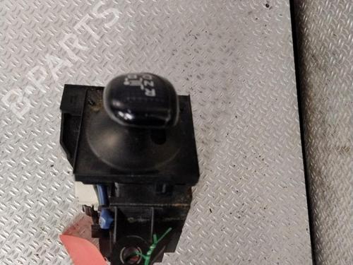 Used Shift knob Shift knob TOYOTA AURIS Estate (_E18_) 1.8 Hybrid (ZWE186_, ZWE186R, ZWE186H) (136 hp) 26450178 26450178