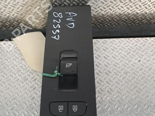 Switch VOLVO XC40 (536) D3 | BP24139254I30 - Image 2