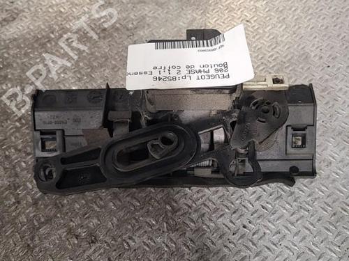 Used Tailgate handle PEUGEOT 206 Hatchback (2A/C) 1.1 i (60 hp) 24098767