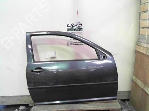 Used Right front door VW GOLF IV (1J1) 1.4 16V (75 hp) 24061303