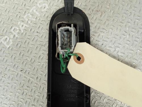 Used Switch RENAULT SCÉNIC II (JM0/1_) 1.5 dCi (JM1E, JM16) (106 hp) 25013021