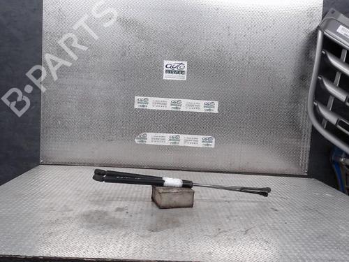 Used Tailgate lift support Tailgate lift support VW GOLF IV (1J1) 1.9 TDI (110 hp) 24098181 24098181