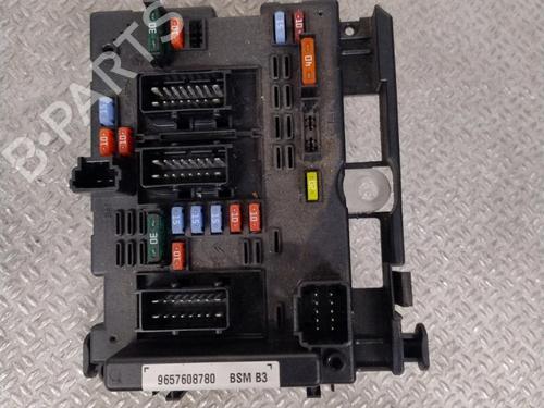 Used Fuse box Fuse box 38762040 38762040