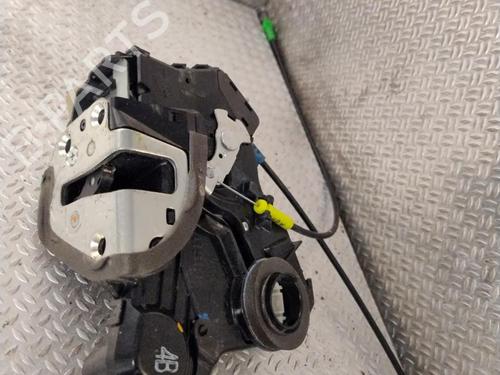 front-right-lock-toyota-auris-estate-_e18_-2013-2014-2015-2016-2017-2018-26450120 main image