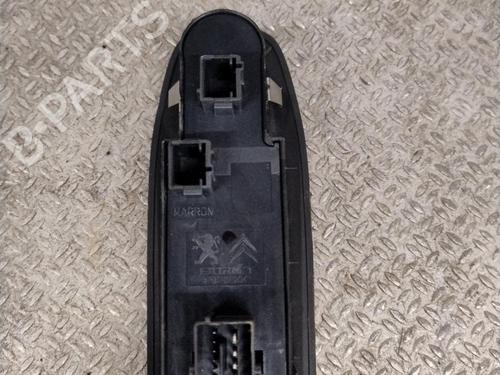 Used Left front window switch Left front window switch PEUGEOT 2008 I (CU_) 1.2 THP 110 / PureTech 110 (110 hp) 33248309 33248309