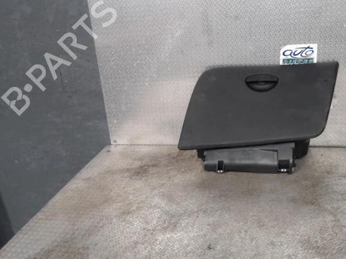 Handskerum SEAT LEON (1P1) 1.6 TDI (105 hp) 24082065