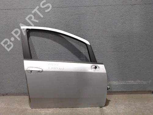 Used Right front door FIAT GRANDE PUNTO (199_) 1.3 D Multijet (75 hp) 24078797