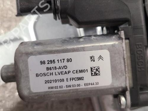 Used Front right window mechanism Front right window mechanism CITROËN C3 III (SX) 1.2 THP 110 (SXHNPS, SXHNZT, SXHNZ6) (110 hp) 24098582 24098582
