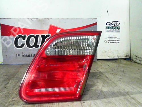 Used Right tailgate light Right tailgate light MERCEDES-BENZ E-CLASS (W210) E 220 CDI (210.006) (136 hp) 24067622 24067622