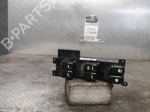 Used Left front window switch Left front window switch HYUNDAI i30 (FD) 1.6 CRDi (90 hp) 24088663 24088663