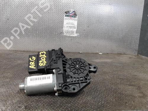 Rudehejsemotor bagstkærm venstre VW GOLF VI (5K1) 1.4 TSI (160 hp) 24090428