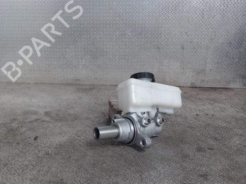 Used Brake master cylinder RENAULT ALASKAN 2.3 dCi 163 4x4 (U3MB) (163 hp) 24081145