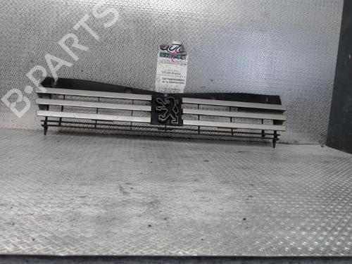 Used Grille PEUGEOT 205 II (20A/C) 1.4 (67 hp) 24091082
