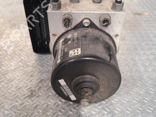 ABS Bremseaggregat VW NEW BEETLE (9C1, 1C1) 1.4 (75 hp) 30484449