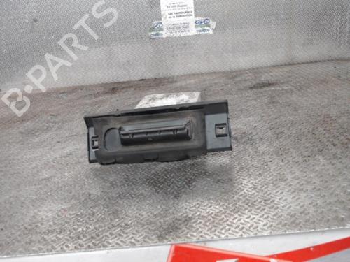 Heckklappengriff für PEUGEOT 206+ (2L_, 2M_) 1.4 i (73 hp) 24082409
