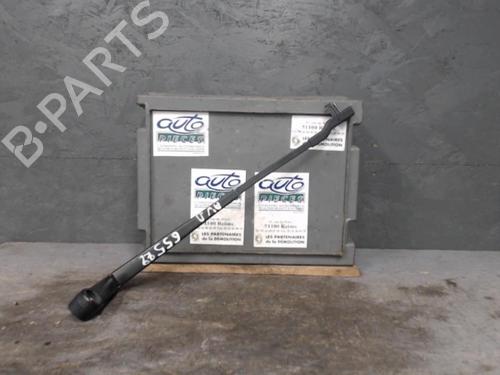 Used Front windshield wiper arm CITROËN C4 Grand Picasso I (UA_) [2006-2013]  24070810